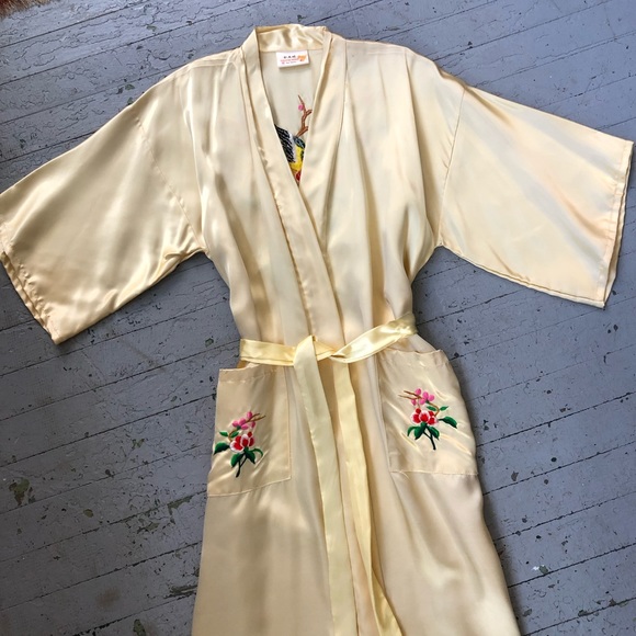 Vintage Buttercup Satin Embroidered Robe - Picture 3 of 6